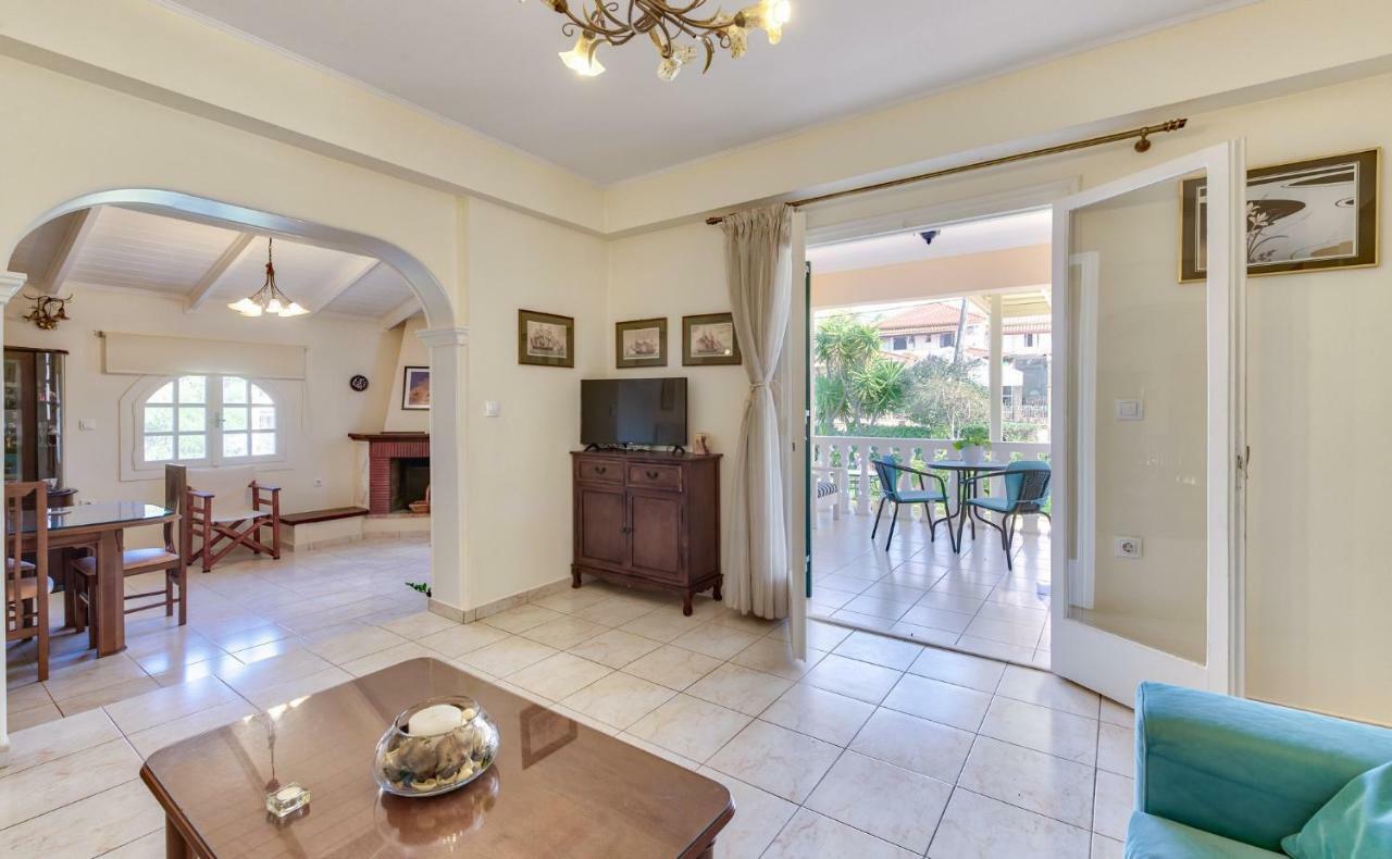 Ina Apartment Kalamákion Екстериор снимка