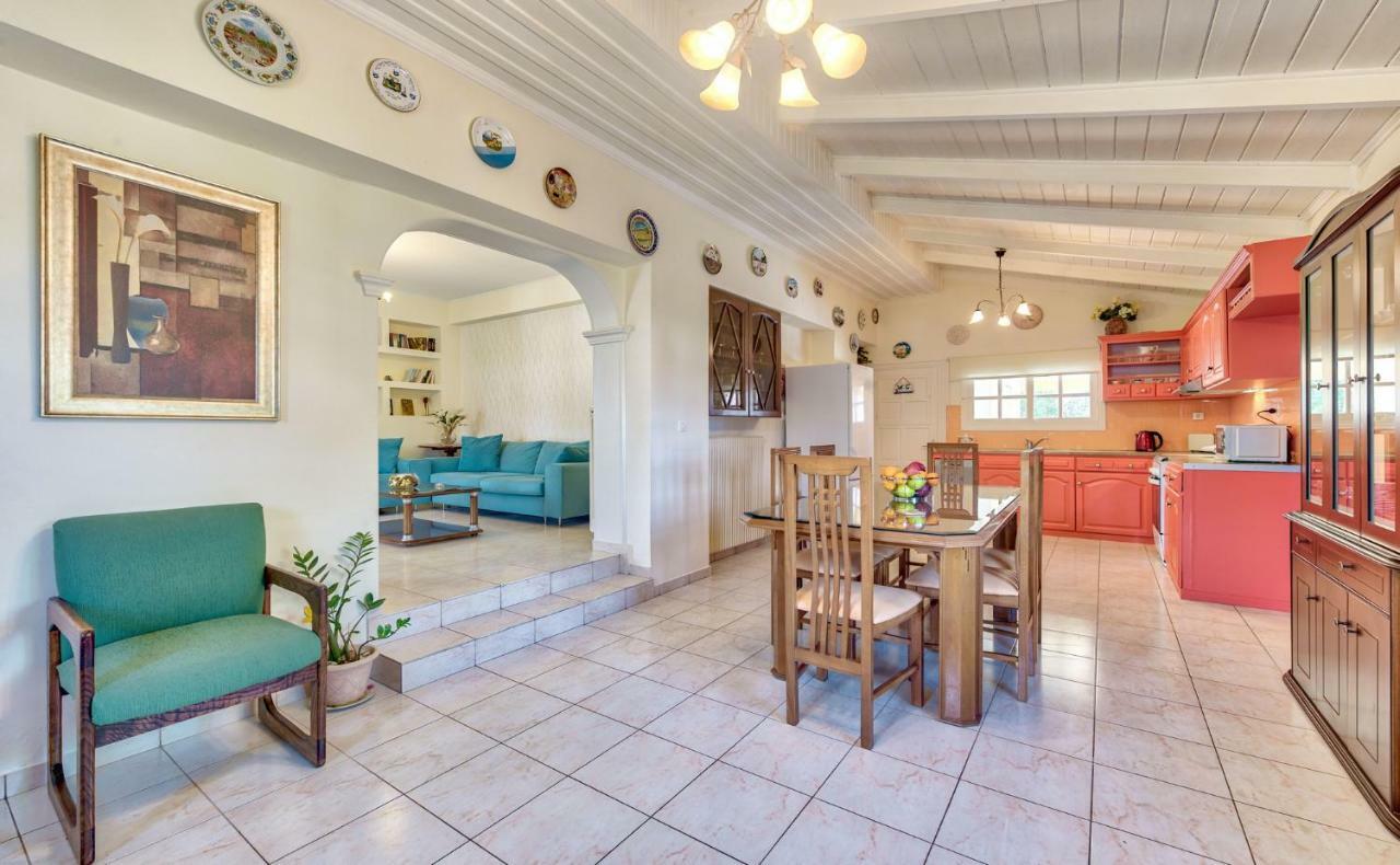Ina Apartment Kalamákion Екстериор снимка