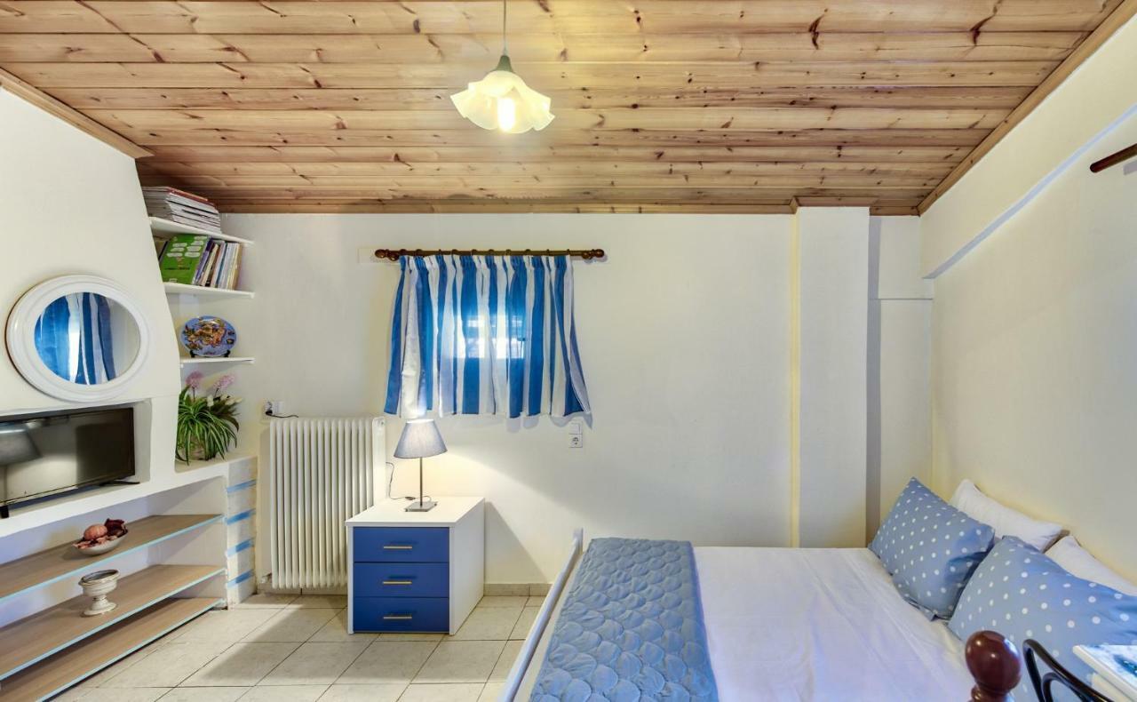 Ina Apartment Kalamákion Екстериор снимка