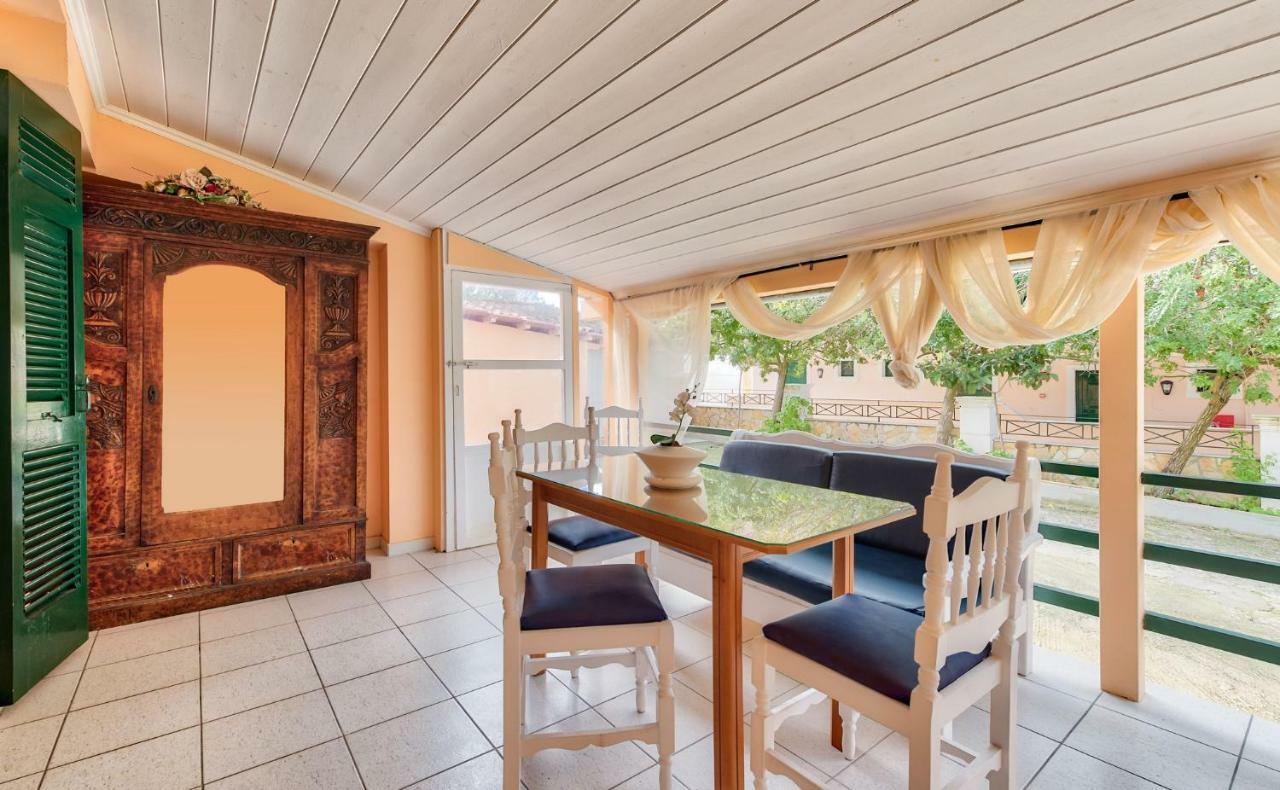 Ina Apartment Kalamákion Екстериор снимка