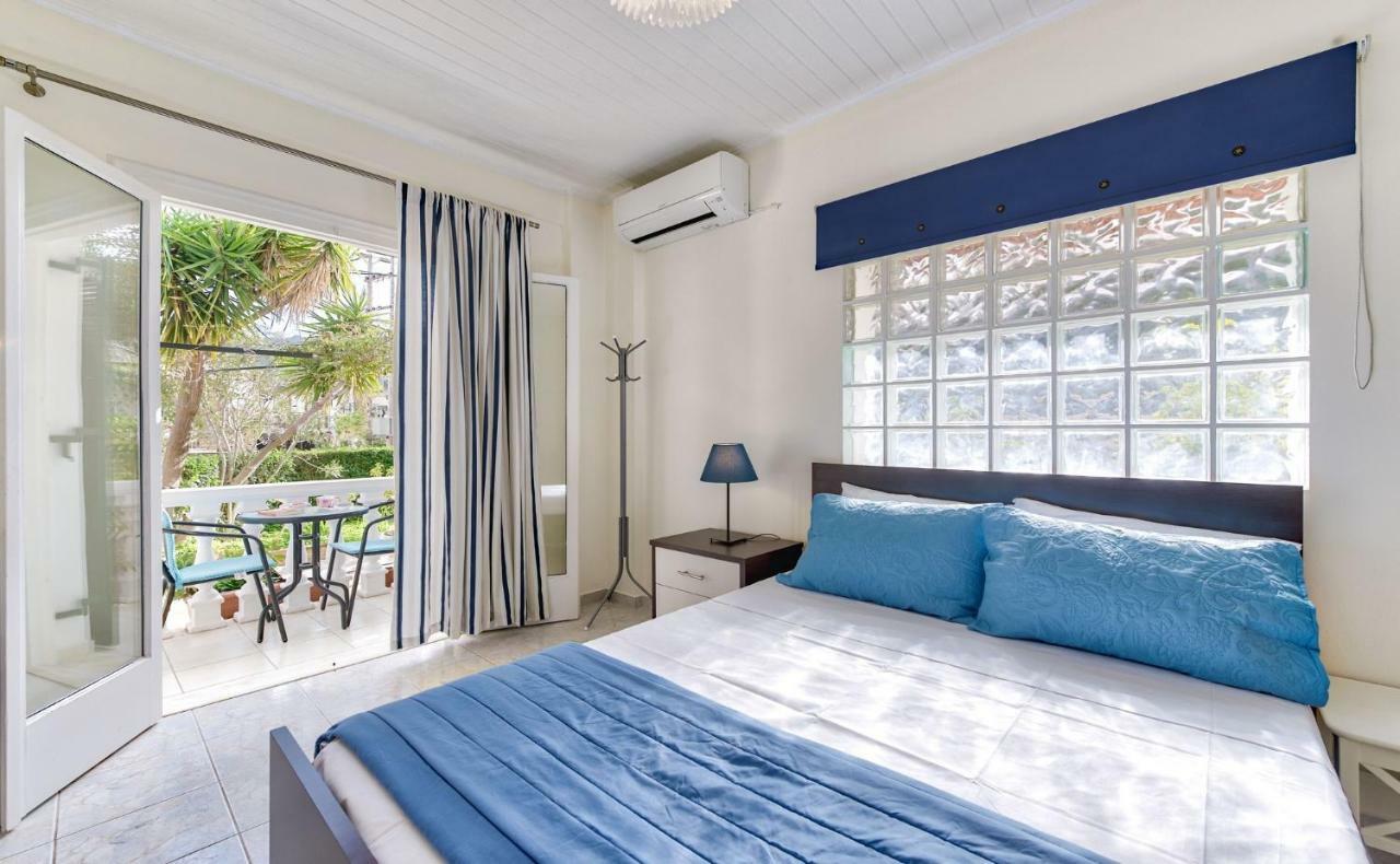 Ina Apartment Kalamákion Екстериор снимка
