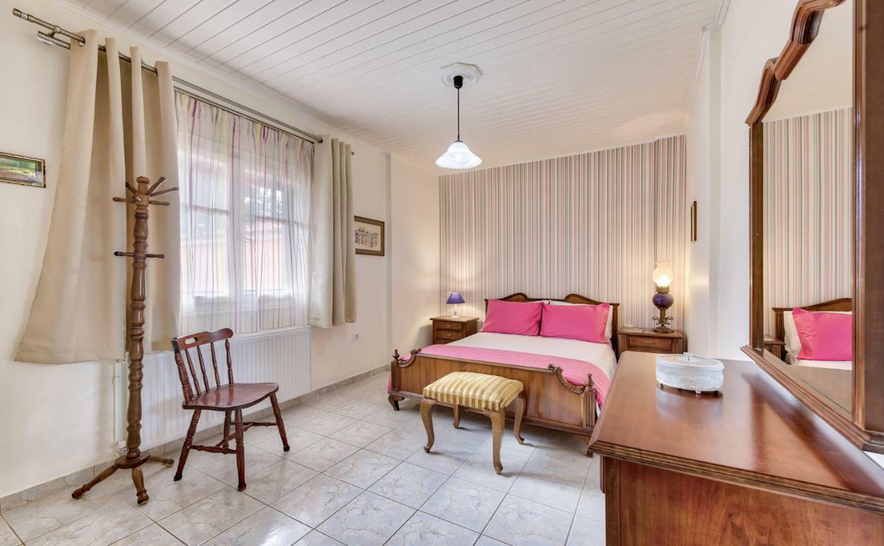 Ina Apartment Kalamákion Екстериор снимка
