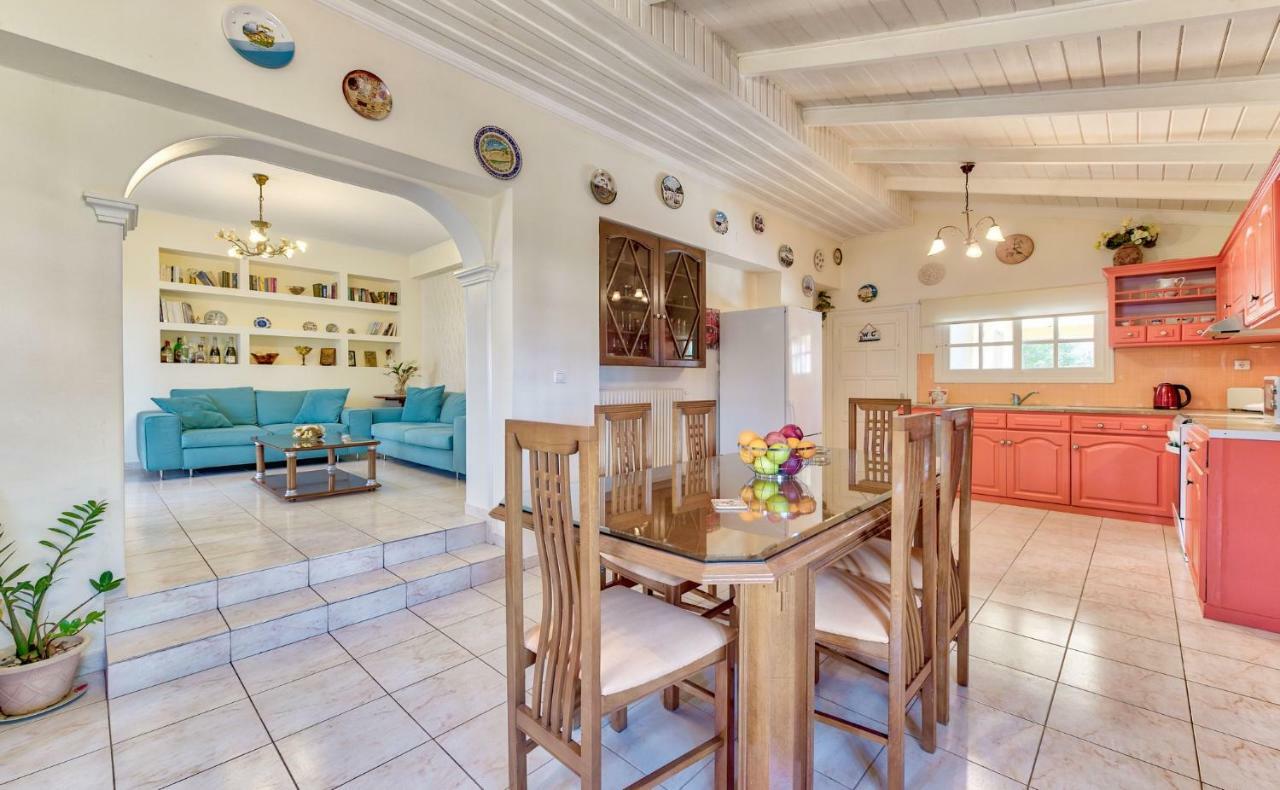 Ina Apartment Kalamákion Екстериор снимка