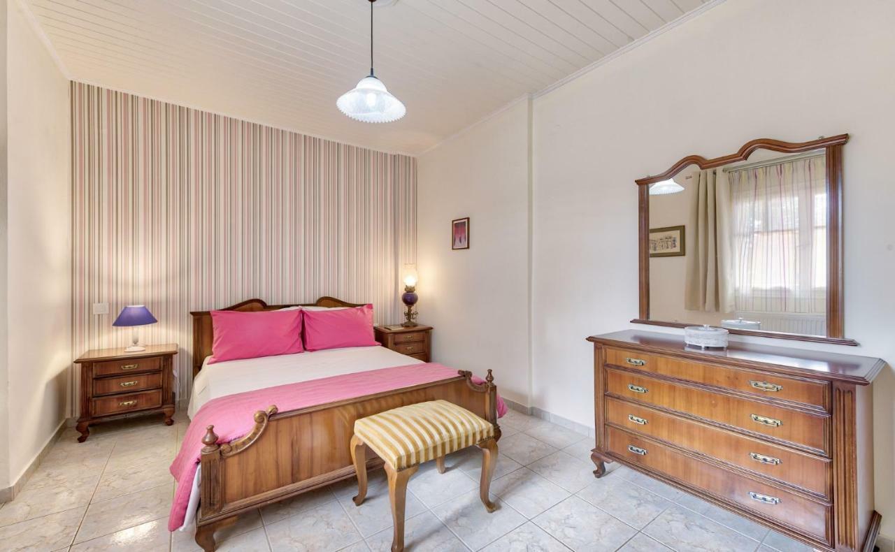 Ina Apartment Kalamákion Екстериор снимка